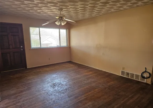 Photo 3 of Sale Pending at 1708 Walmsley Ave, Dallas, TX 75208 | MLS# 21099345 | Listing updated on 2026-07-21