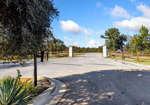 Photo 4 of Land for sale at Tbd Lot 37 Emerald Ln, Corsicana, TX 75109 | MLS# 21101600 | Listing updated on 2026-07-17