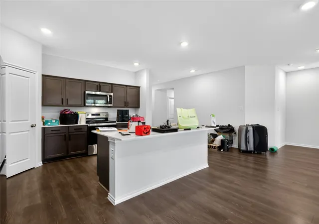 Photo 3 of Single family home for sale at 111 Smarty Jones St, Caddo Mills, TX 75135 | MLS# 21101575 | Listing updated on 2026-07-15