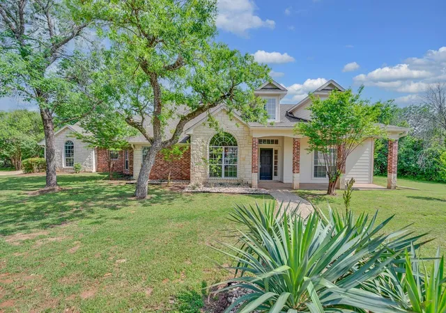 Homes for sale in China Spring, TX | 1068 Brazos Bluff Dr, China Spring, TX 76633 | MLS# 21103855