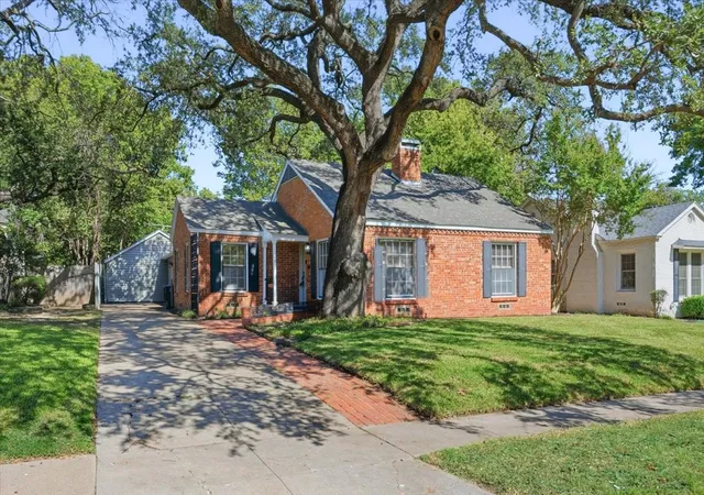 1st image of 4232 Pershing Ave, Fort Worth, TX 76107 | MLS# 21101355
