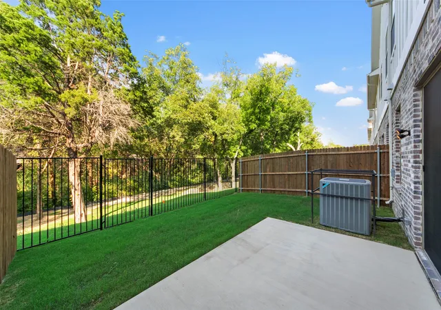 Photo 3 of Townhouse for sale at 6309 Mason Ct, Dallas, TX 75227 | MLS# 21104156 | Listing updated on 2026-08-30