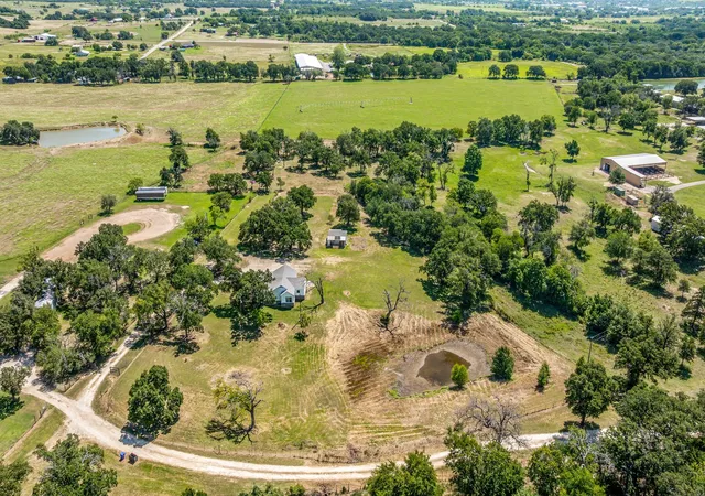 Photo 3 of Single family home for sale at 688 Private Road 1152, Stephenville, TX 76401 | MLS# 21103882 | Listing updated on 2026-08-28
