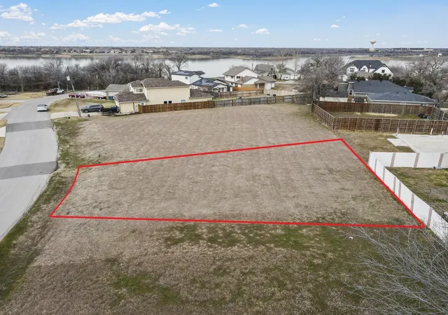Homes for sale in The Colony, TX | 7612 W Shore Dr, The Colony, TX 75056 | MLS# 21105459
