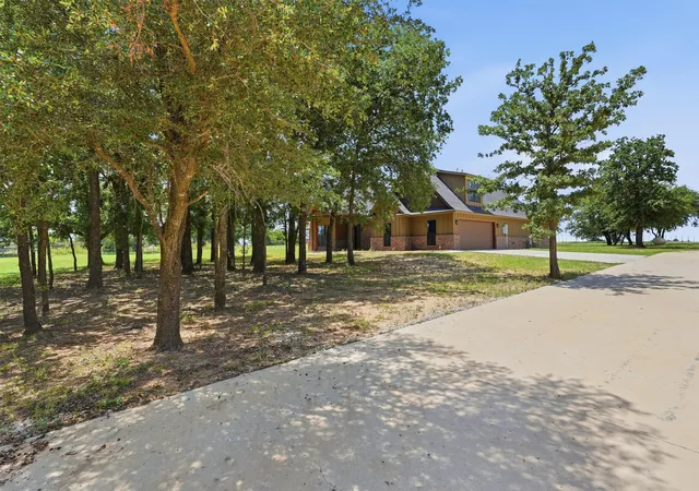 Homes for sale in Tolar, TX | 3031 Powell Cemetery Rd, Tolar, TX 76476 | MLS# 21105457
