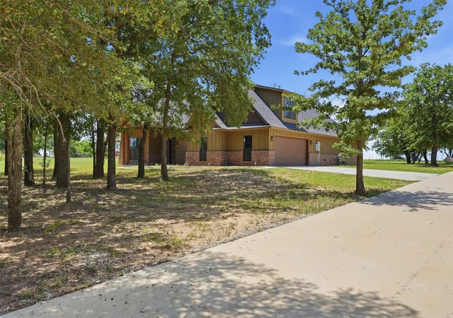 Homes for sale in Tolar, TX | 3031 Powell Cemetery Rd, Tolar, TX 76476 | MLS# 21105457