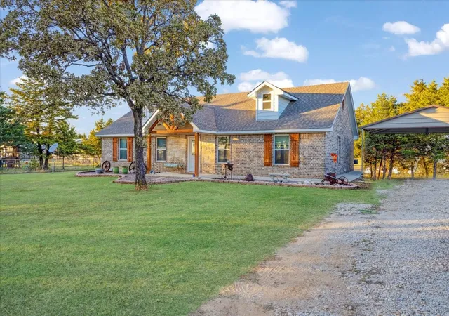 Photo 2 of Single family home for sale at 1375 County Road 176, Whitesboro, TX 76273 | MLS# 21097809 | Listing updated on 2026-09-03