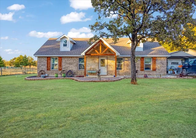 Photo 3 of Single family home for sale at 1375 County Road 176, Whitesboro, TX 76273 | MLS# 21097809 | Listing updated on 2026-09-03