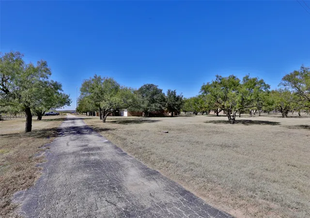 Photo 2 of Sale Pending at 448 Elmdale Rd S, Abilene, TX 79602 | MLS# 21105709 | Listing updated on 2026-08-31