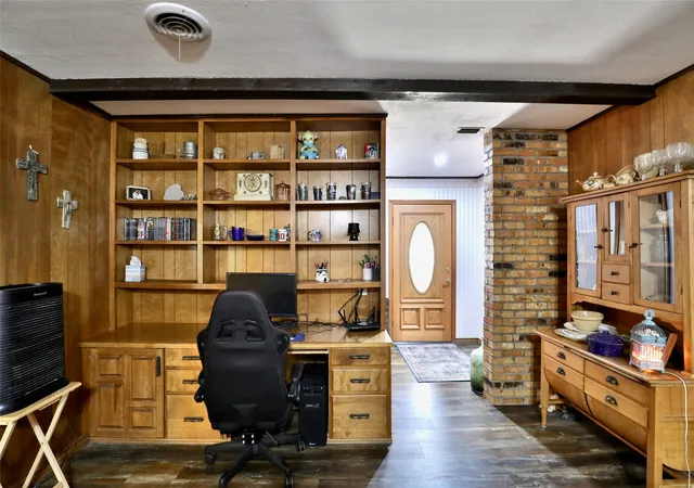Photo 3 of Sale Pending at 448 Elmdale Rd S, Abilene, TX 79602 | MLS# 21105709 | Listing updated on 2026-08-31
