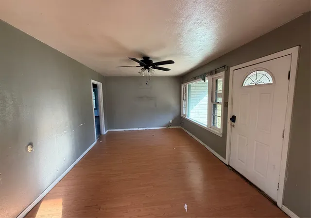 Photo 3 of Single family home for sale at 318 N Dale Ave, Stephenville, TX 76401 | MLS# 21106408 | Listing updated on 2026-07-21