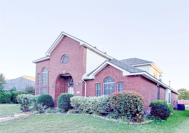 Photo 1 of Single family home for sale at 1236 Whitehorse Dr, Lewisville, TX 75077 | MLS# 21106517 | Listing updated on 2026-07-05