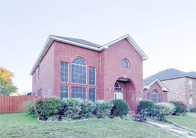 Photo 3 of Single family home for sale at 1236 Whitehorse Dr, Lewisville, TX 75077 | MLS# 21106517 | Listing updated on 2026-07-05