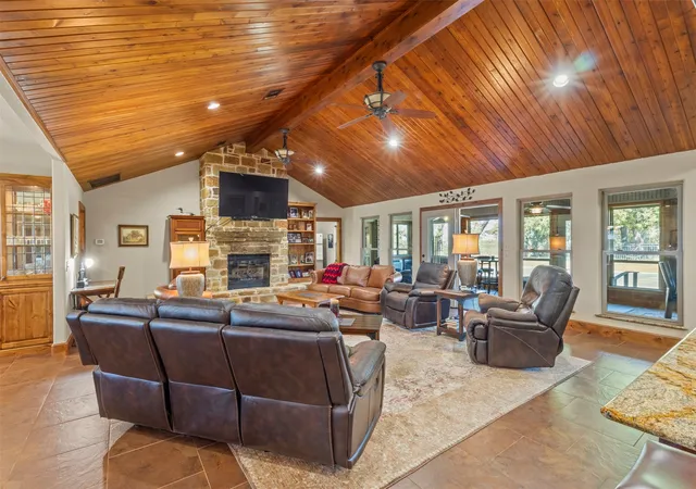 Homes for sale in Gordonville, TX | 168 Texoma Bluffs Cir, Gordonville, TX 76245 | MLS# 21106992