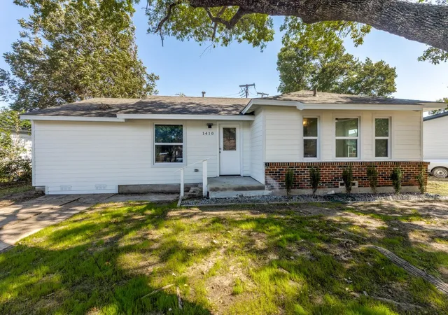 Photo 1 of Sale Pending at 1410 Prichard Ln, Dallas, TX 75217 | MLS# 21083253 | Listing updated on 2026-07-14