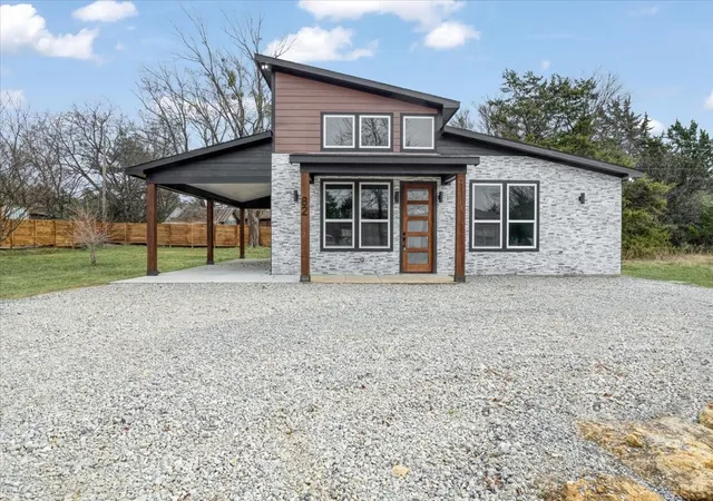 Homes for sale in Gordonville, TX | 82 Morning View Dr, Gordonville, TX 76245 | MLS# 21107562