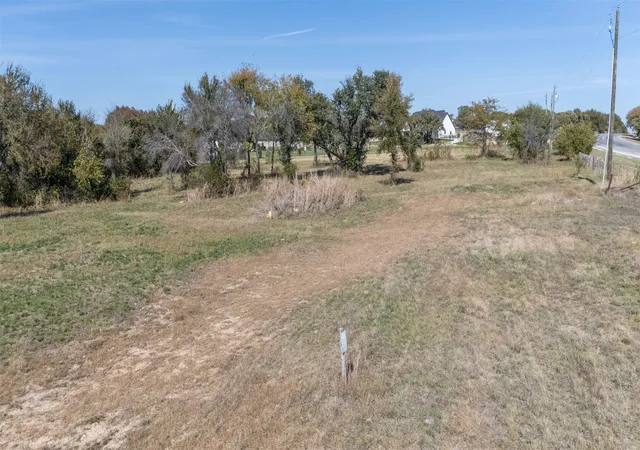 Photo 4 of Sale Pending at 193 Hansma Way, Weatherford, TX 76087 | MLS# 21107775 | Listing updated on 2026-10-02