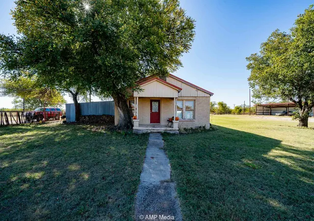 Photo 1 of Single family home for sale at 507 E Chestnut, Throckmorton, TX 76483 | MLS# 21102160 | Listing updated on 2026-08-19