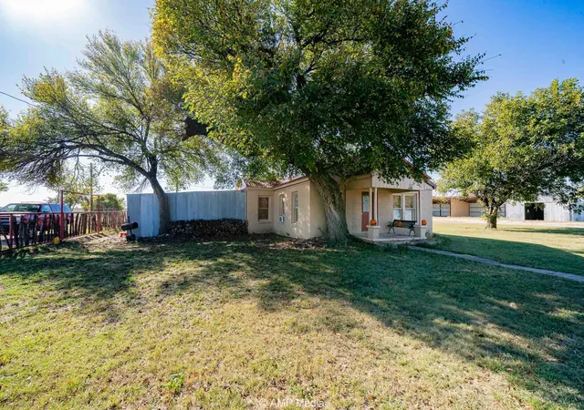 Photo 3 of Single family home for sale at 507 E Chestnut, Throckmorton, TX 76483 | MLS# 21102160 | Listing updated on 2026-08-19