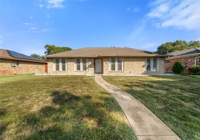 Single family home for sale at 6907 Pickrell Dr, Dallas, TX 75227 | MLS# 21108311