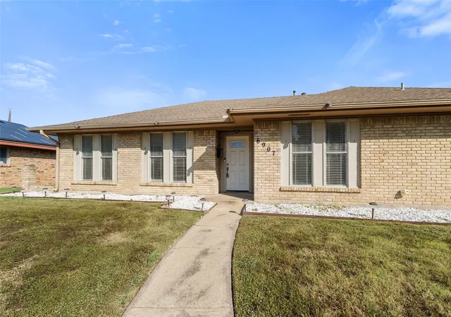 Photo 3 of Single family home for sale at 6907 Pickrell Dr, Dallas, TX 75227 | MLS# 21108311 | Listing updated on 2026-07-06
