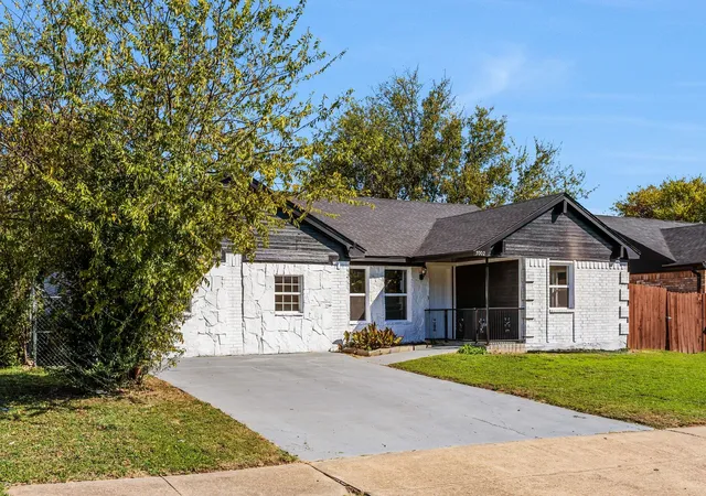 Photo 2 of Single family home for sale at 7002 Troy Glen Dr, Dallas, TX 75241 | MLS# 21104086 | Listing updated on 2026-08-21