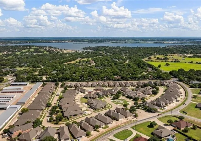 Homes for sale in Granbury, TX | 4920 Centre Ct, Granbury, TX 76049 | MLS# 21108794