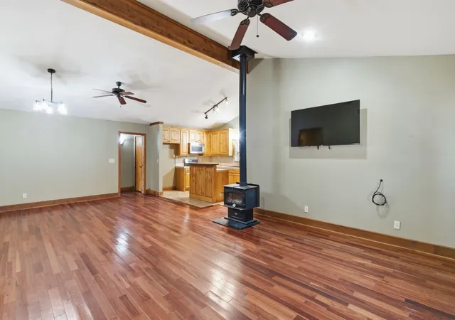 Homes for sale in Tolar, TX | 200 N Elm Ln, Tolar, TX 76476 | MLS# 21108149