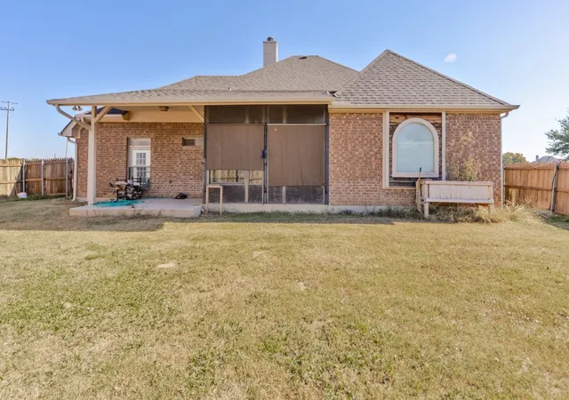 4th image of 503 Port O Call Dr, Runaway Bay, TX 76426 | MLS# 21109344