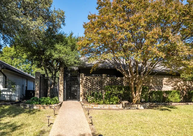 Photo 3 of Sale Pending at 6515 Wrenwood Dr, Dallas, TX 75252 | MLS# 21101756 | Listing updated on 2025-12-09