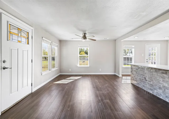 Photo 3 of Single family home for sale at 1373 Cr 2377, Alba, TX 75410 | MLS# 21109811 | Listing updated on 2026-09-29