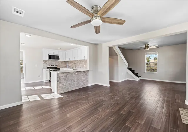 Photo 4 of Single family home for sale at 1373 Cr 2377, Alba, TX 75410 | MLS# 21109811 | Listing updated on 2026-09-29