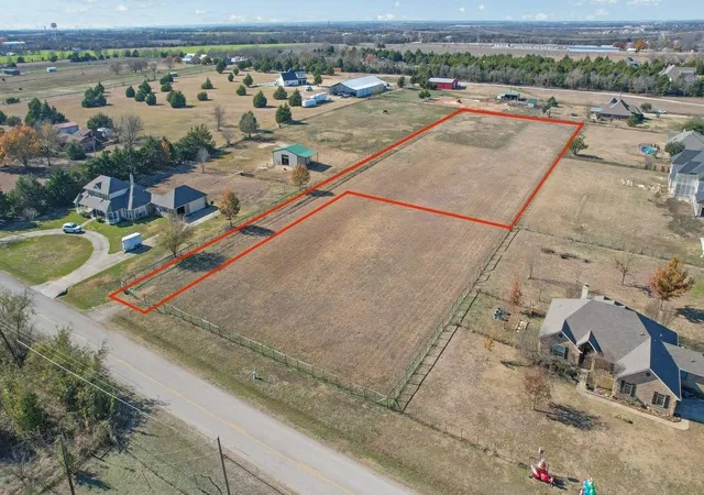Homes for sale in Van Alstyne, TX | 174 Ac Cr 377, Van Alstyne, TX 75495 | MLS# 21102903