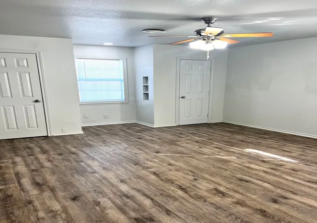 Photo 3 of Single family home for sale at 109 Ne Cindy Ln, Burleson, TX 76028 | MLS# 21109312 | Listing updated on 2026-08-24