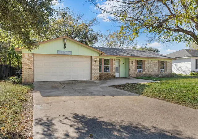Photo 2 of Single family home for sale at 119 New Acres Dr, Hewitt, TX 76643 | MLS# 21111275 | Listing updated on 2026-09-17