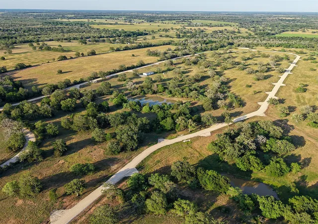 Homes for sale in Waelder, TX | 316 Main Loop Loop, Waelder, TX 78959 | MLS# 21111448