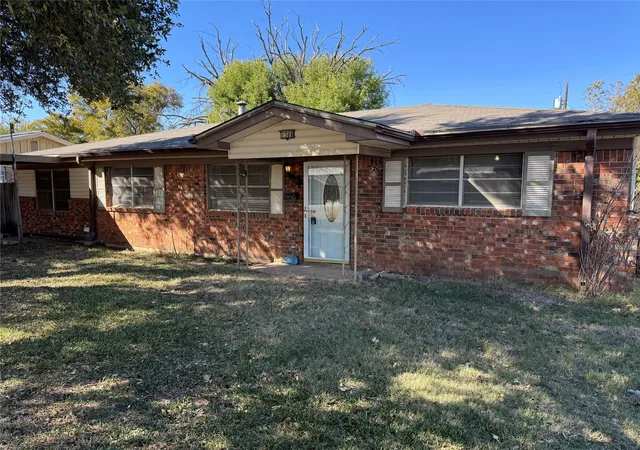 Homes for sale in Cisco, TX | 1308 W 12th St, Cisco, TX 76437 | MLS# 21111089