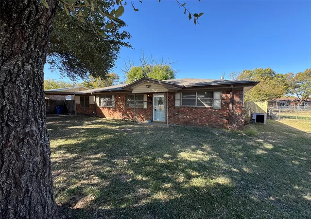 Homes for sale in Cisco, TX | 1308 W 12th St, Cisco, TX 76437 | MLS# 21111089