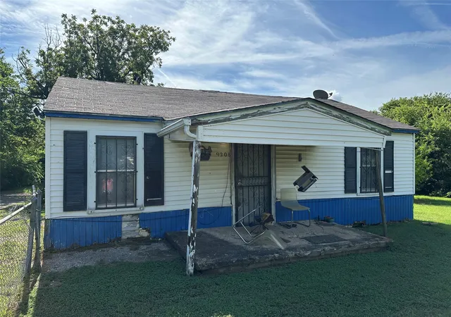 Photo 2 of Single family home for sale at 9208 Newhall St, Dallas, TX 75232 | MLS# 21109835 | Listing updated on 2026-09-18
