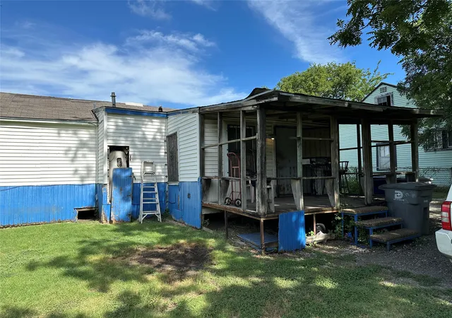 Photo 3 of Single family home for sale at 9208 Newhall St, Dallas, TX 75232 | MLS# 21109835 | Listing updated on 2026-09-18