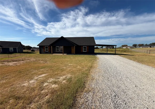 Photo 2 of Single family home for sale at 1012 Morgan Ct, Springtown, TX 76082 | MLS# 21112840 | Listing updated on 2026-09-21