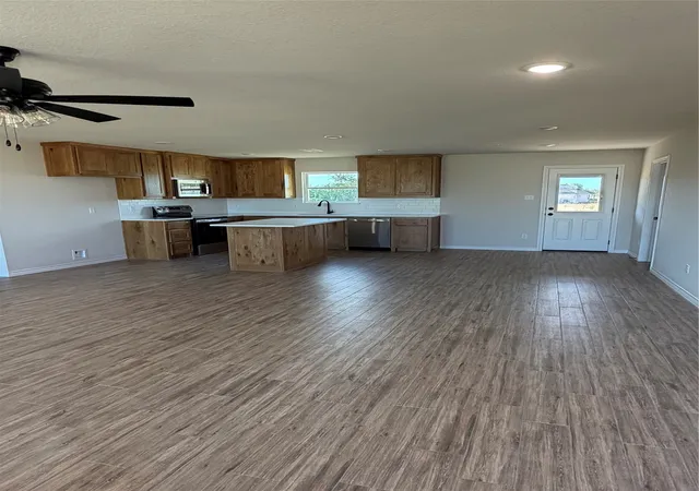 Photo 3 of Single family home for sale at 1012 Morgan Ct, Springtown, TX 76082 | MLS# 21112840 | Listing updated on 2026-09-21