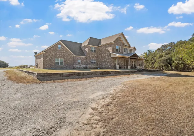 Photo 3 of Single family home for sale at 2370 Garrett Ln, China Spring, TX 76633 | MLS# 21112518 | Listing updated on 2026-09-18