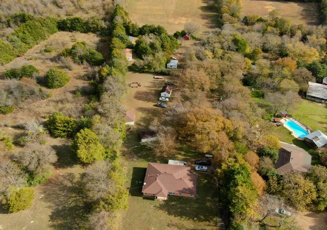 Photo 2 of Single family home for sale at 846 Truman Cir, Lancaster, TX 75146 | MLS# 21113572 | Listing updated on 2026-08-23