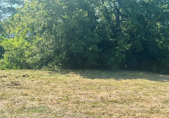 Photo 4 of Single family home for sale at 8103 Harden Oaks, Quinlan, TX 75474 | MLS# 21111316 | Listing updated on 2026-07-21