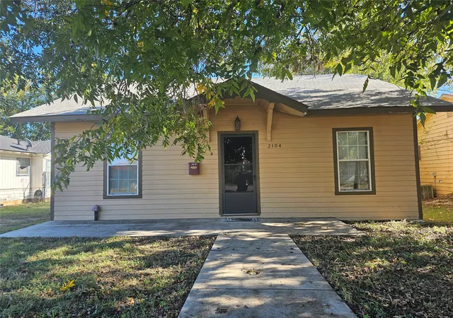 Photo 3 of Sale Pending at 2104 Avenue E, Brownwood, TX 76801 | MLS# 21113916 | Listing updated on 2026-08-19