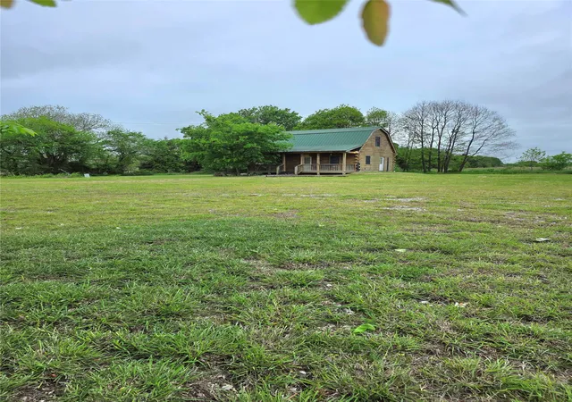 Photo 3 of Single family home for sale at 2628 S State Hwy 121, Bonham, TX 75418 | MLS# 21114219 | Listing updated on 2026-10-02