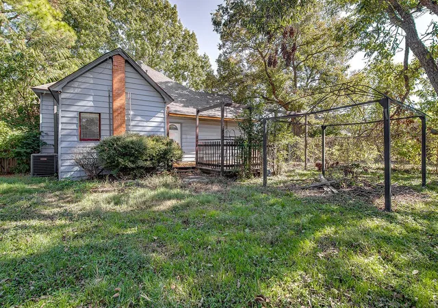 4th image of 735 N Robinson St, Cleburne, TX 76031 | MLS# 21113840