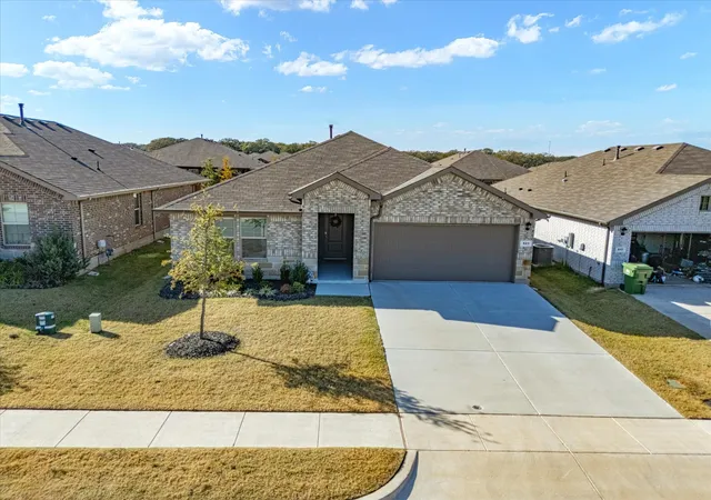Homes for sale in Springtown, TX | 521 Bronze Cir E, Springtown, TX 76082 | MLS# 21114053