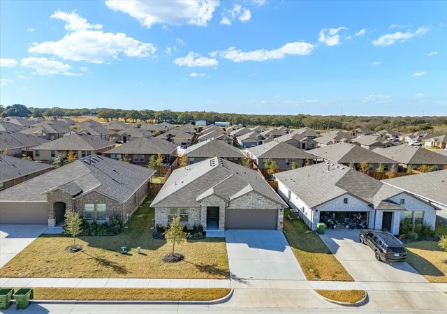 Homes for sale in Springtown, TX | 521 Bronze Cir E, Springtown, TX 76082 | MLS# 21114053